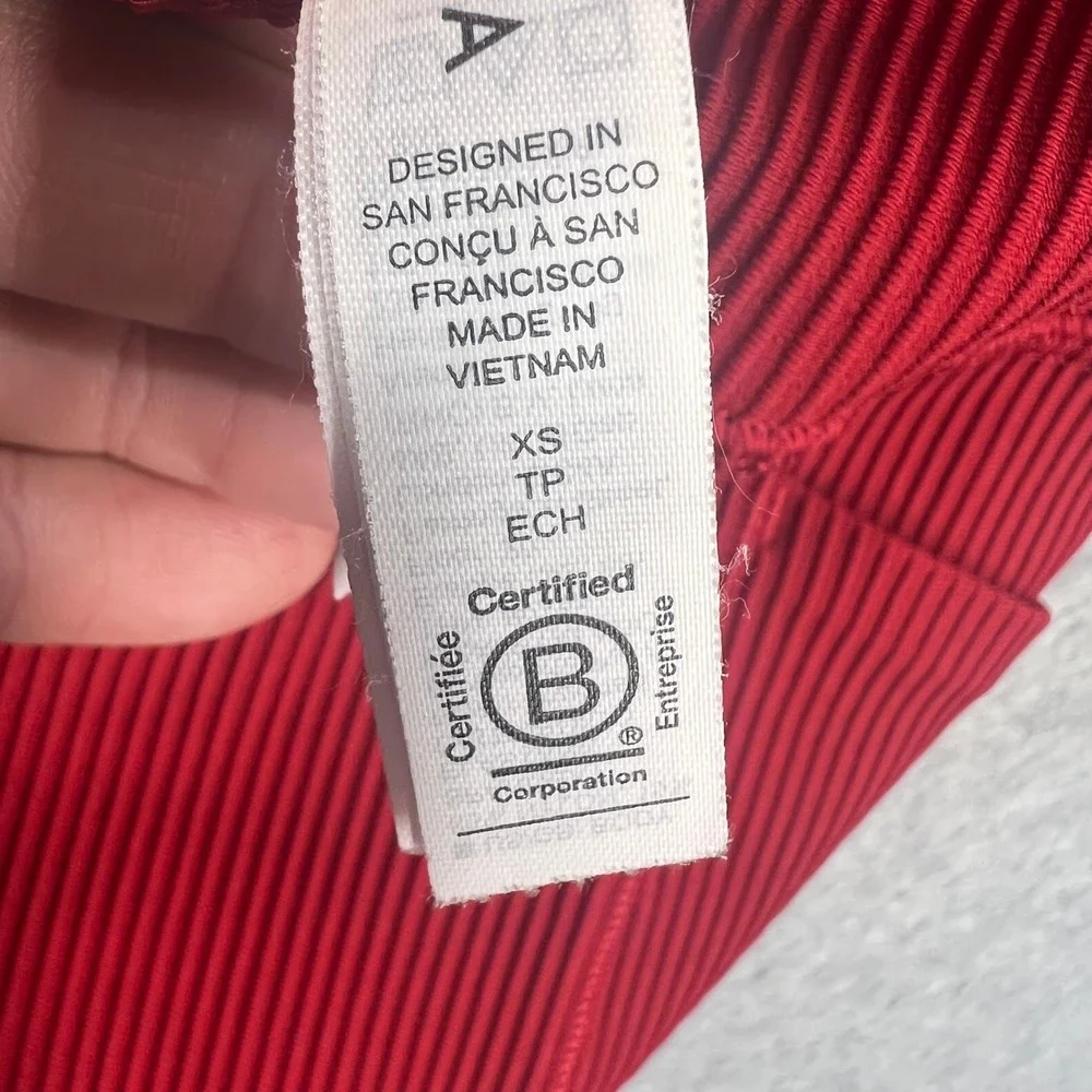 Athleta Salutation Stash Rib Flare Women XS Red Ribbed High Rise Yoga Leggings‎
